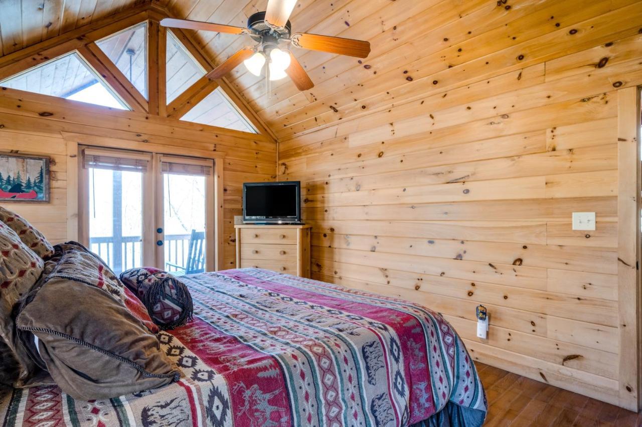 Blue Ridge Bear Bungalow Kültér fotó