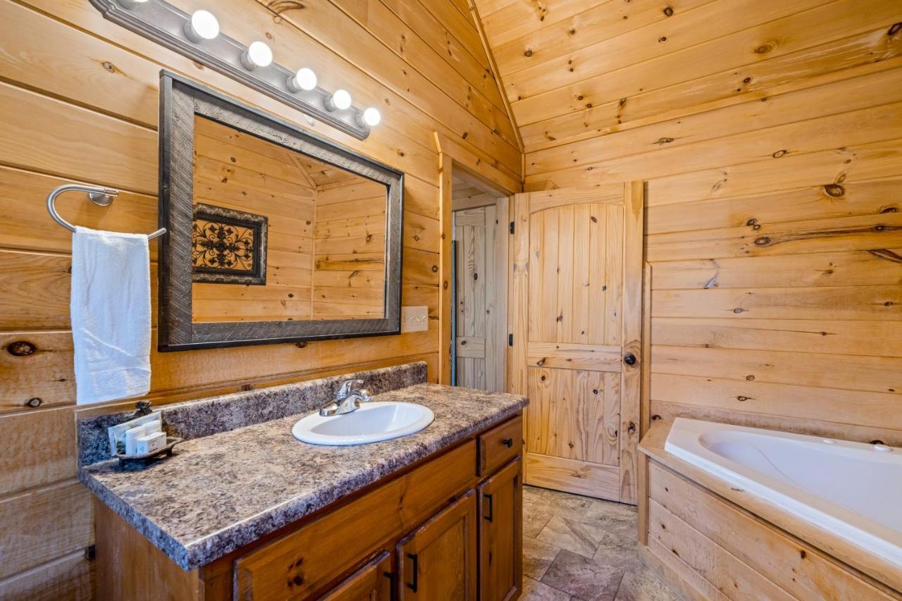 Blue Ridge Bear Bungalow Kültér fotó